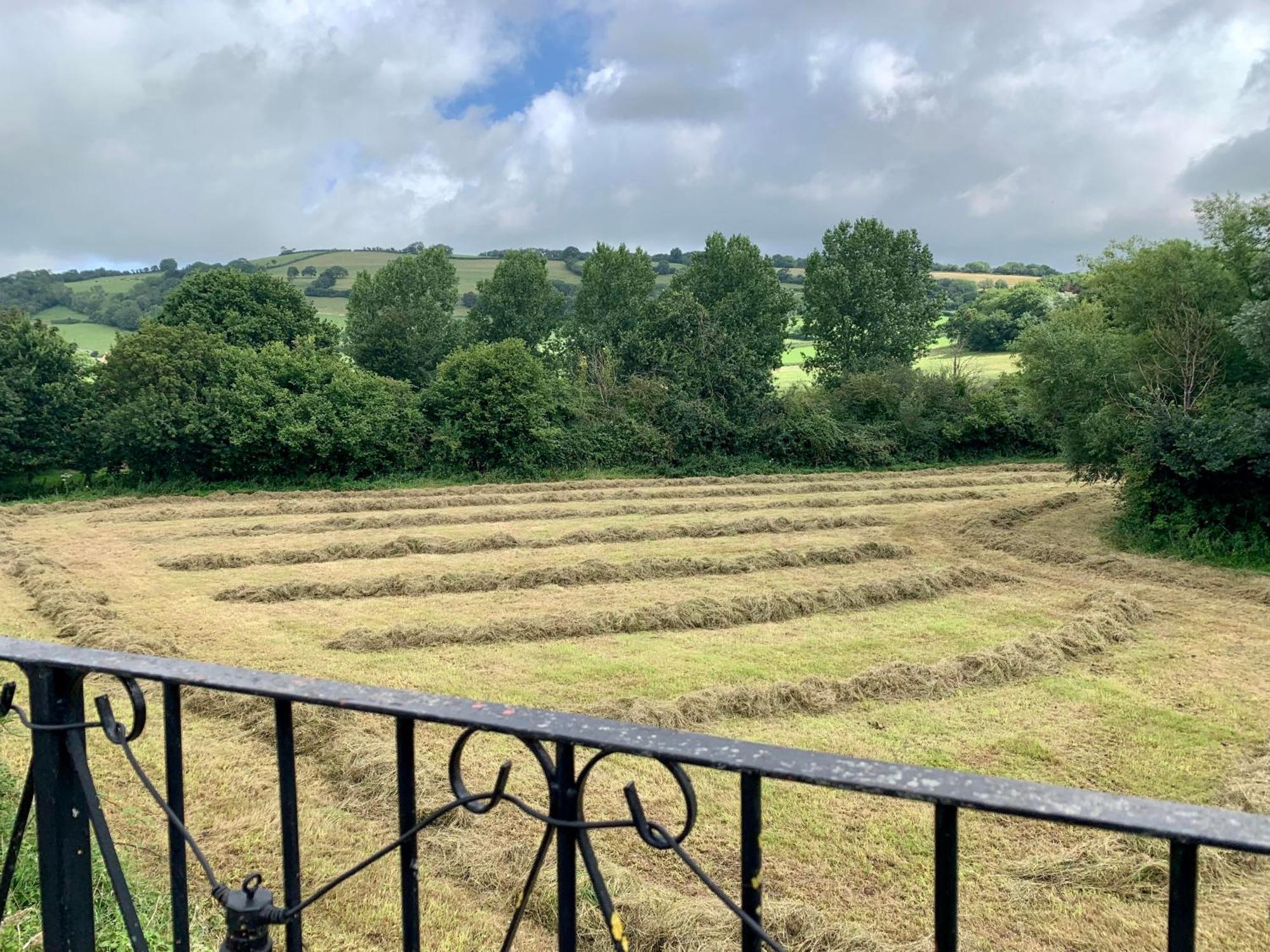דירות וולס Beaconsfield Farm מראה חיצוני תמונה